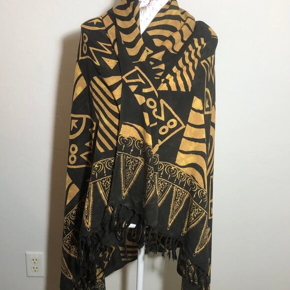 ✨ Statement Black & Gold Tribal Print Shawl Wrap – Boho Luxe & Versatile - Picture 10 of 11